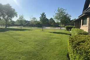 1767 Pebble Beach Dr, Hoffman Estates, IL 60169 - Photo 5