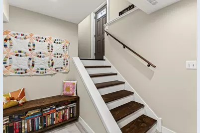 1715 W Balmoral Avenue, Chicago, IL 60640 - Photo 25