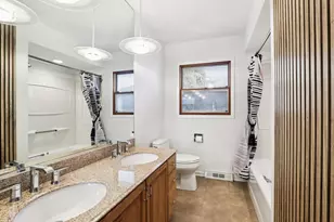 2019 E Avon Ln, Arlington Heights, IL 60004 - Photo 15