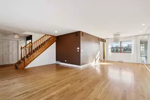 2019 E Avon Ln, Arlington Heights, IL 60004 - Photo 5