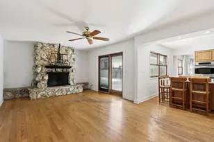 2019 E Avon Ln, Arlington Heights, IL 60004 - Photo 13