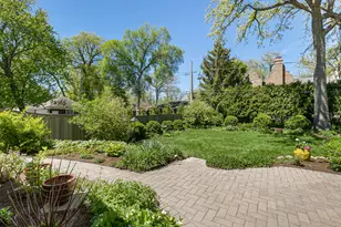 348 E Woodland Rd, Lake Bluff, IL 60044 - Photo 25