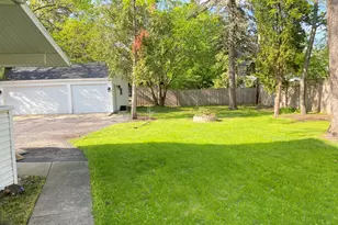 1111 Garfield Ave, Aurora, IL 60506 - Photo 5
