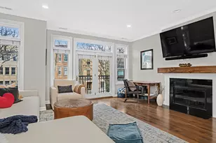 1131 W Wolfram St, Chicago, IL 60657 - Photo 3