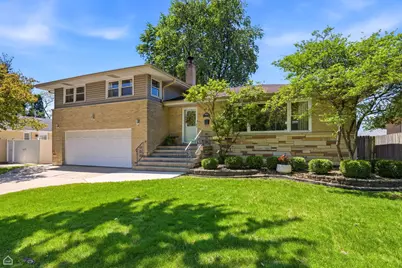 9632 Massasoit Avenue, Oak Lawn, IL 60453 - Photo 1