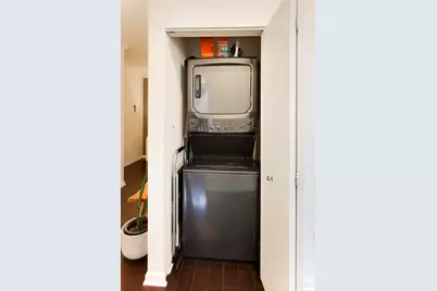 421 W Huron Street #604, Chicago, IL 60654 - Photo 17