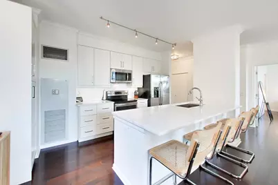 421 W Huron Street #604, Chicago, IL 60654 - Photo 7