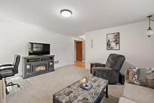 632 Polynesian Dr, Des Plaines, IL 60016 - Photo 23