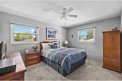 632 Polynesian Drive, Des Plaines, IL 60016 - Photo 13