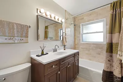 632 Polynesian Drive, Des Plaines, IL 60016 - Photo 17