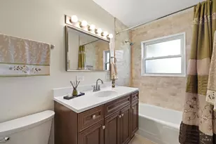 632 Polynesian Dr, Des Plaines, IL 60016 - Photo 17