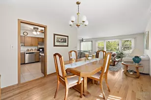 632 Polynesian Dr, Des Plaines, IL 60016 - Photo 5