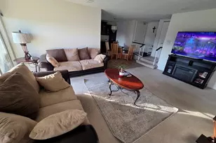 390 Springlake Ln, Aurora, IL 60504 - Photo 9