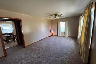 101 7th St, Mendota, IL 61342 - Photo 5