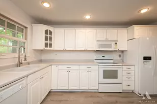 10231 Hawthorne Dr, Orland Park, IL 60462 - Photo 9