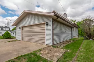 1839 W 1st St, Dixon, IL 61021 - Photo 35