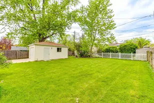 1027 St John St, Elgin, IL 60120 - Photo 29