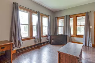 1027 St John St, Elgin, IL 60120 - Photo 9