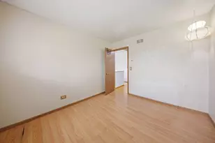 117 Virginia Ct, Streamwood, IL 60107 - Photo 11
