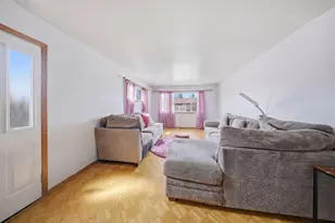 117 Virginia Ct, Streamwood, IL 60107 - Photo 3
