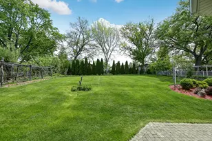 8827 Palisades Rd, Burr Ridge, IL 60527 - Photo 33