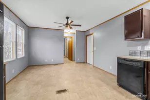 1101 Richard Rd, Elgin, IL 60123 - Photo 3