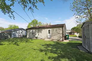 111 Elm Ln, Streamwood, IL 60107 - Photo 5