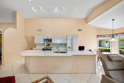 10215 Boca Woods Lane, Boca Raton, FL 33428 - Photo 7