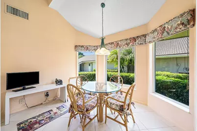 10215 Boca Woods Lane, Boca Raton, FL 33428 - Photo 9