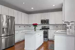 2030 Lucca Ct, Elgin, IL 60123 - Photo 9