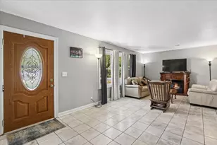 19762 W West Shore Dr, Mundelein, IL 60060 - Photo 3