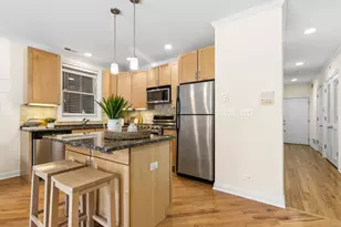 1152 W Roscoe St, Chicago, IL 60657 - Photo 7