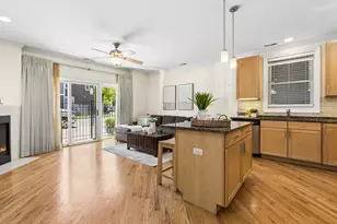 1152 W Roscoe St, Chicago, IL 60657 - Photo 3