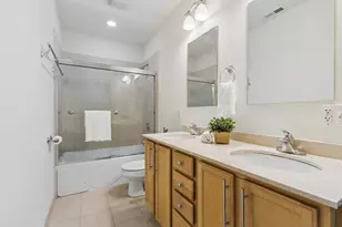 1152 W Roscoe St, Chicago, IL 60657 - Photo 13