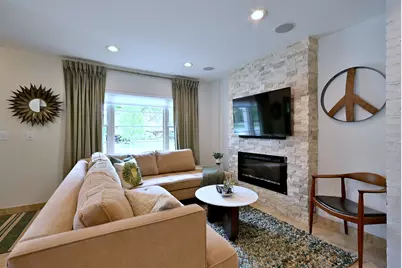114 S Poplar Avenue, Elmhurst, IL 60126 - Photo 5