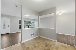 1218 174th St, East Hazel Crest, IL 60429 - Photo 3