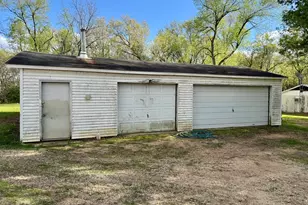 1079 Brewster Rd, Amboy, IL 61310 - Photo 3
