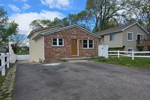 306 Brierhill Dr, Round Lake Park, IL 60073 - Photo 3