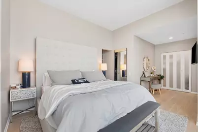 500 W Superior Street #1602, Chicago, IL 60654 - Photo 11