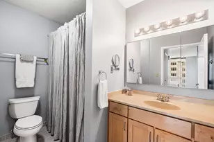 222 N Columbus Dr, Chicago, IL 60601 - Photo 15
