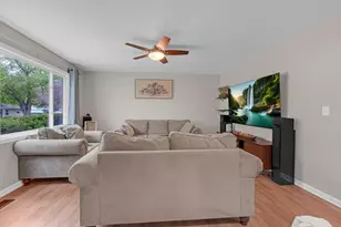 52 Sparrow Rd, Carpentersville, IL 60110 - Photo 7