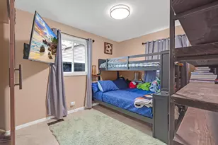 52 Sparrow Rd, Carpentersville, IL 60110 - Photo 19