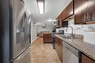 52 Sparrow Rd, Carpentersville, IL 60110 - Photo 11