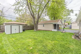 52 Sparrow Rd, Carpentersville, IL 60110 - Photo 23