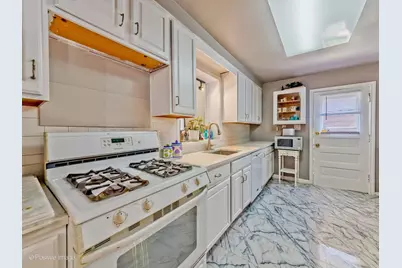 8517 N Crawford Avenue, Skokie, IL 60076 - Photo 11