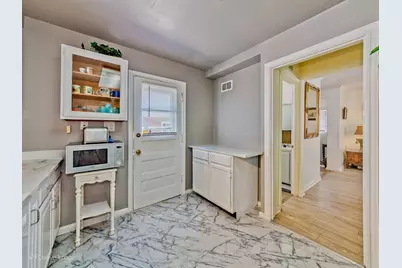 8517 N Crawford Avenue, Skokie, IL 60076 - Photo 13