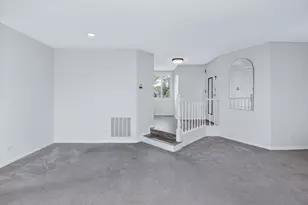 1715 Lakecliffe Dr, Wheaton, IL 60189 - Photo 3