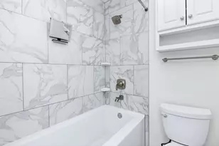 1715 Lakecliffe Dr, Wheaton, IL 60189 - Photo 15