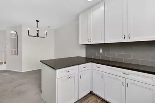 1715 Lakecliffe Dr, Wheaton, IL 60189 - Photo 11
