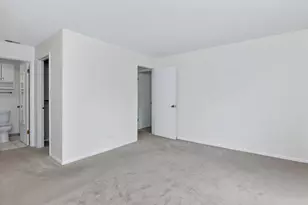 1715 Lakecliffe Dr, Wheaton, IL 60189 - Photo 13